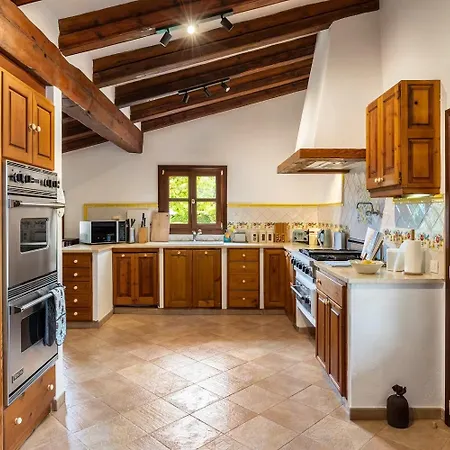 Stylish With A Pool And An Outdoor Kitchen Set In A Beautiful Valley In The North-east Of Mallorca Holiday home *
