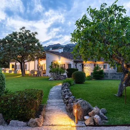 Stylish With A Pool And An Outdoor Kitchen Set In A Beautiful Valley In The North-east Of Mallorca Holiday home Pollenca