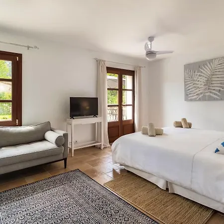 Holiday home Stylish With A Pool And An Outdoor Kitchen Set In A Beautiful Valley In The North-east Of Mallorca *