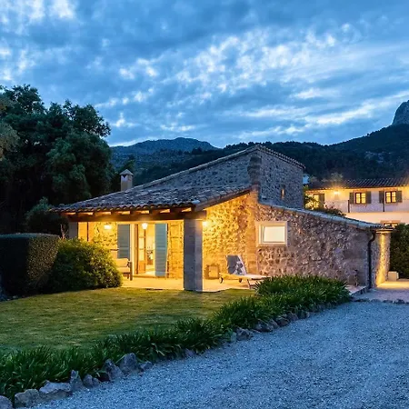 Holiday home Stylish With A Pool And An Outdoor Kitchen Set In A Beautiful Valley In The North-east Of Mallorca