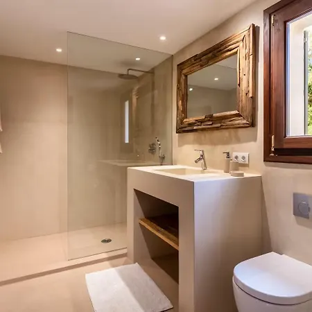 Holiday home Stylish With A Pool And An Outdoor Kitchen Set In A Beautiful Valley In The North-east Of Mallorca Pollenca