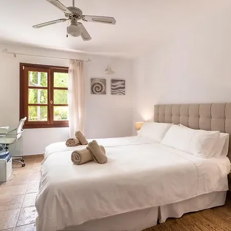 Stylish With A Pool And An Outdoor Kitchen Set In A Beautiful Valley In The North-east Of Mallorca Pollenca